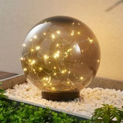 Lindby Tjelle LED-solcellelampe, Kugle, Ø 30 Cm